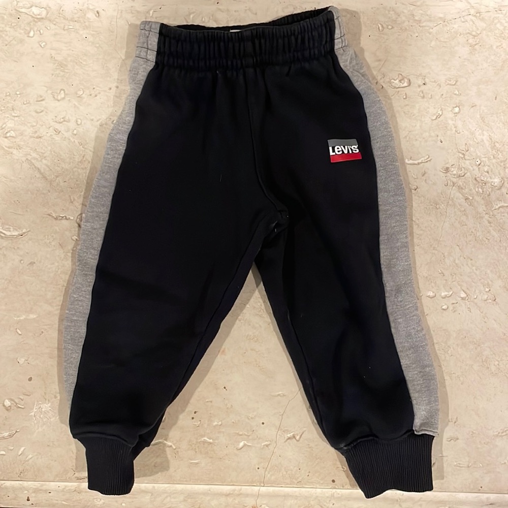 Levi’s Toddler Boys Striped Fleece Joggers Black with Grey Stripe Size 2T